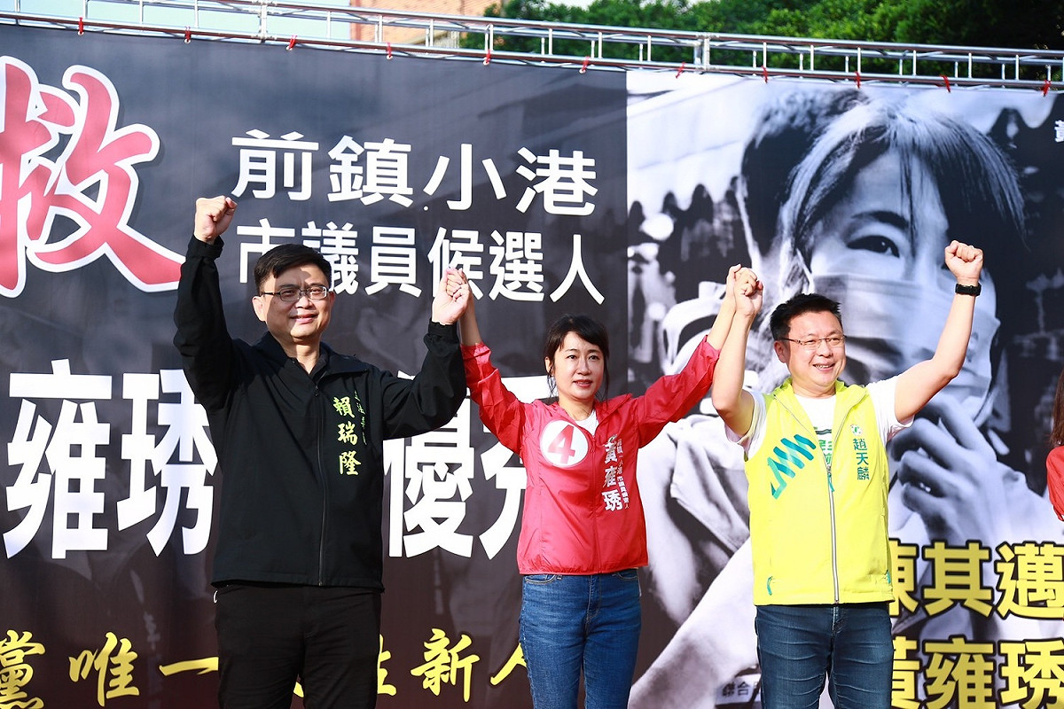 前鎮、小港區的黃雍琇(中)。