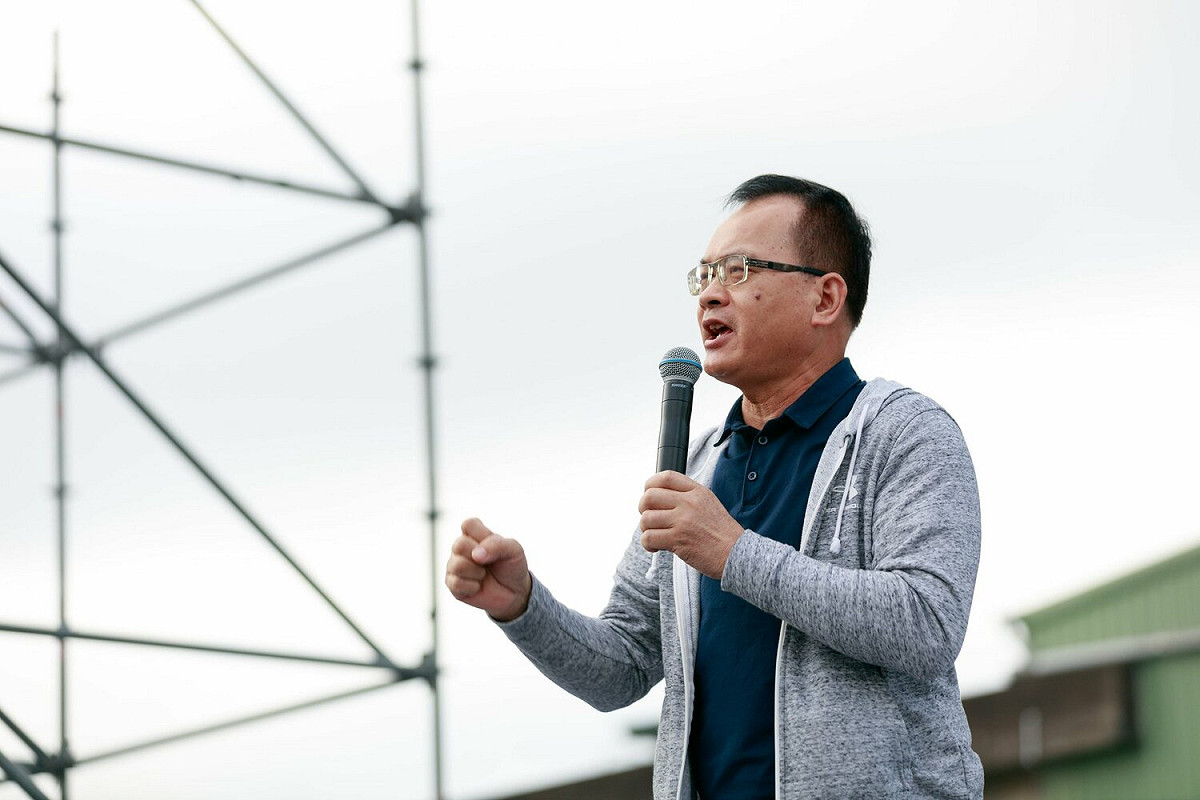 鄭弘儀特地從台北到新竹為沈慧虹助講，他說，沈不只有專業，還是最認真、最努力，實實在在的人，來當新竹市長絕對是新竹人的福氣。 圖：取自林智堅臉書