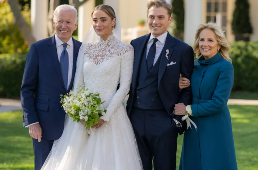 美國總統拜登孫女娜歐蜜（Naomi Biden）的婚禮2022年11月19日在白宮舉行，是場不邀請媒體的私人婚禮。 圖：翻攝自美國白宮網站