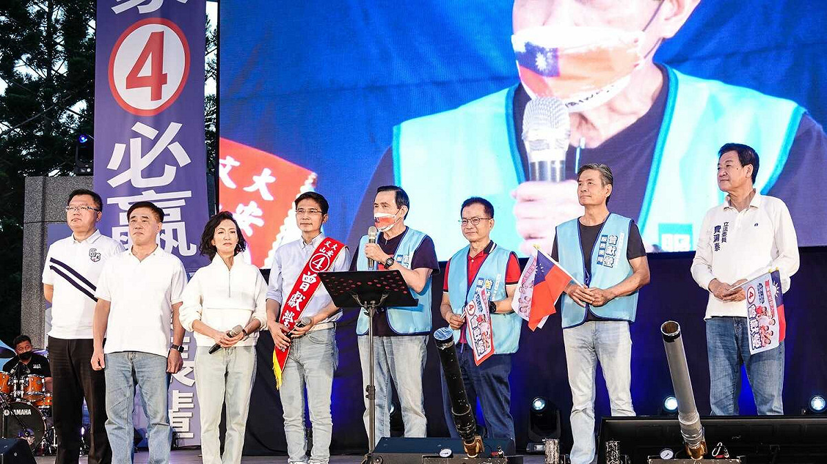 近來國民黨大咖包含前國安會秘書長金溥聰，以及前總統馬英九接連為以無黨參選的曾獻瑩輔選，引發黨內同區候選人不滿。 圖：曾獻瑩臉書