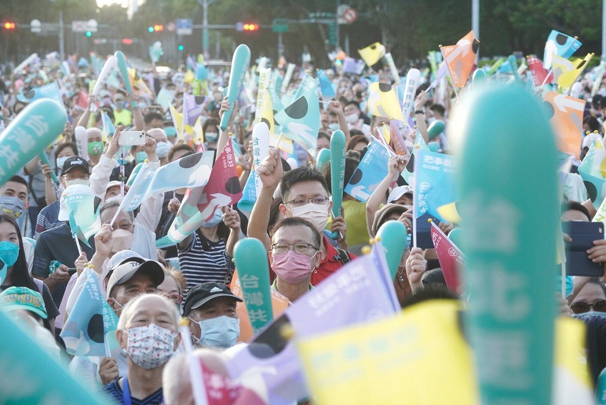民進黨台北市長候選人陳時中今（20）日舉辦「疼惜台北為愛而走」大遊行 圖:張良一/攝