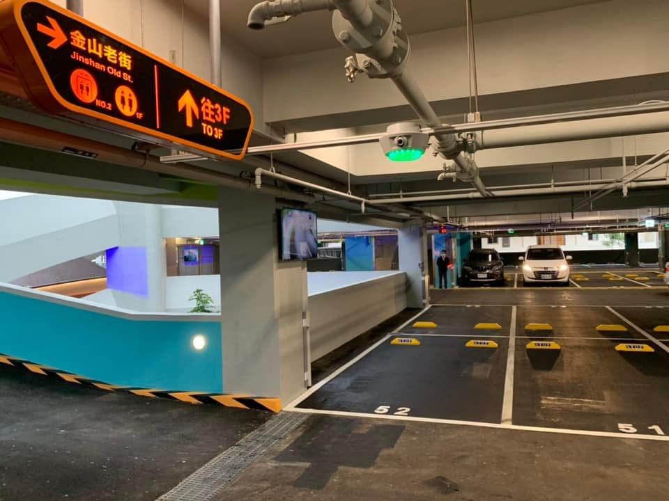 四年來新北市已百分百完成立體停車場智慧化。 圖：新北市交通局提供