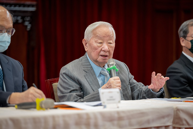 我國領袖代表張忠謀今（21）天在總統府舉辦2022亞太經濟合作經濟領袖代表團」記者會。 圖：總統府提供