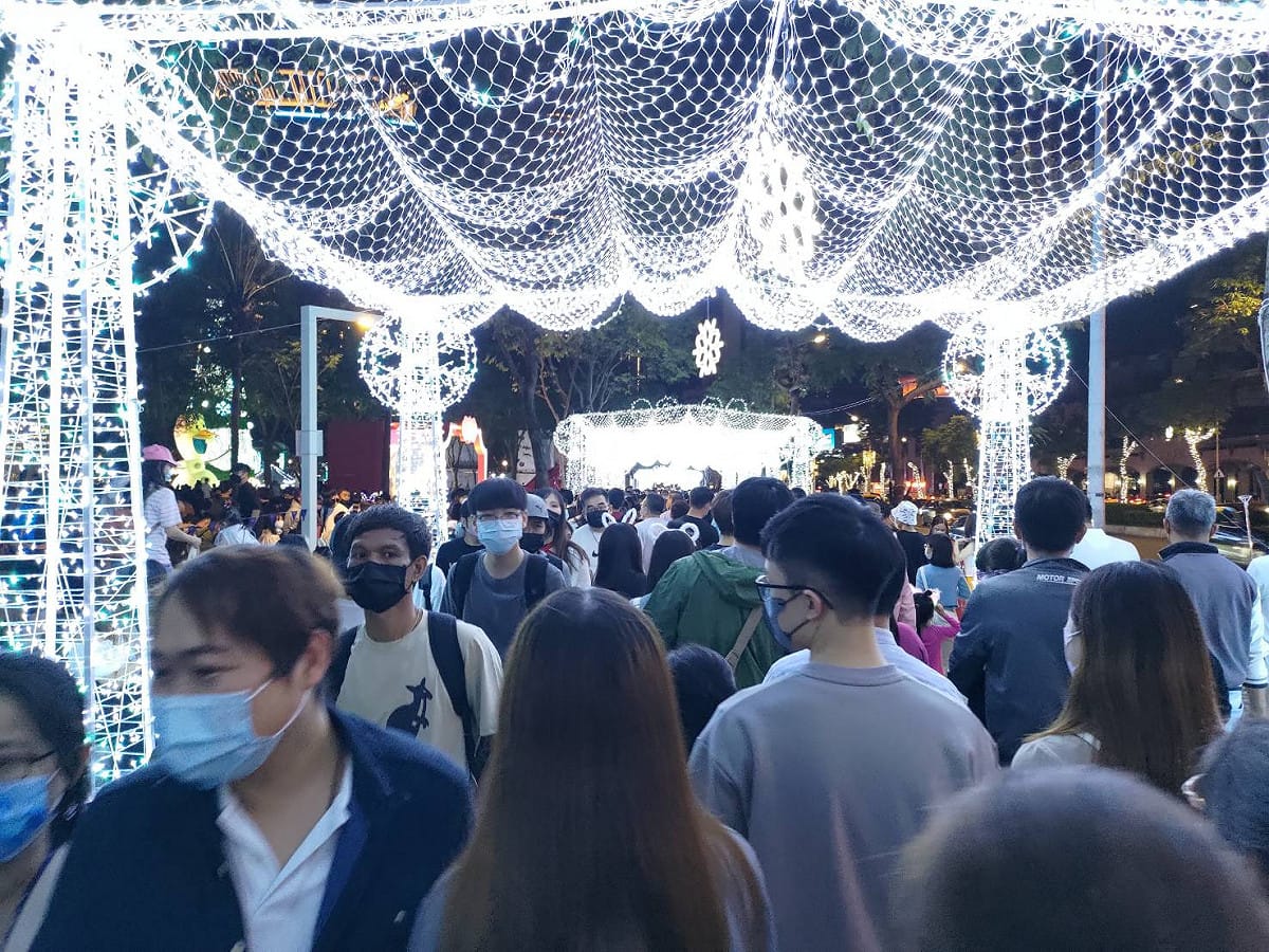 新北市歡樂耶誕城從11月11日開城以來至今活動人潮超過200萬人次參與。 圖：新北市觀旅局提供