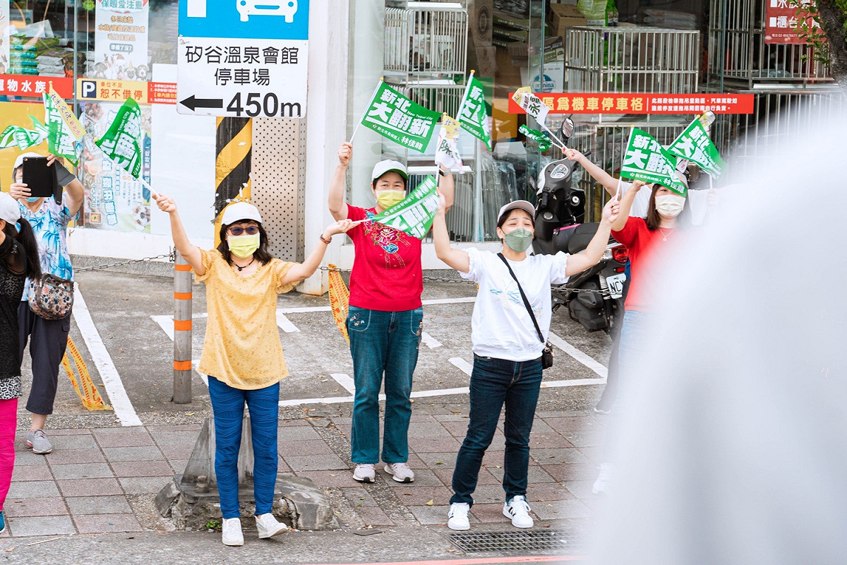 林佳龍接連2天新店車掃。 圖：林佳龍競辦提供