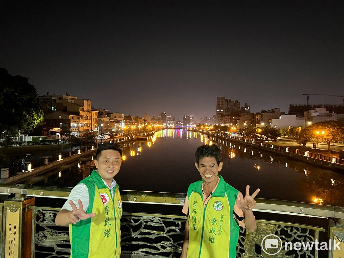 李啟維在選前之夜將先在安平天后宮安排溫馨的選前之夜造勢晚會，再別出心裁邀請大家一起浪漫散步遊運河，在安億橋上欣賞運河璀璨夜景拍照留念。 圖：黃博郎／攝