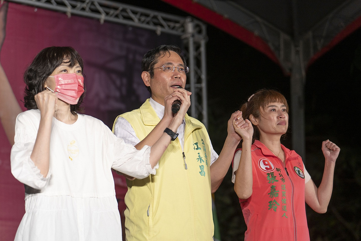 江永昌說，這次是跟張嘉玲相識多年以來第二次看她流淚，上次是在2012年蔡英文指示張嘉玲應與朱財慶結為連理而感動落淚，而這次是為了蔡英文指派的任務，務必要在中和奪回第三席。 圖：張嘉玲辦公室提供
