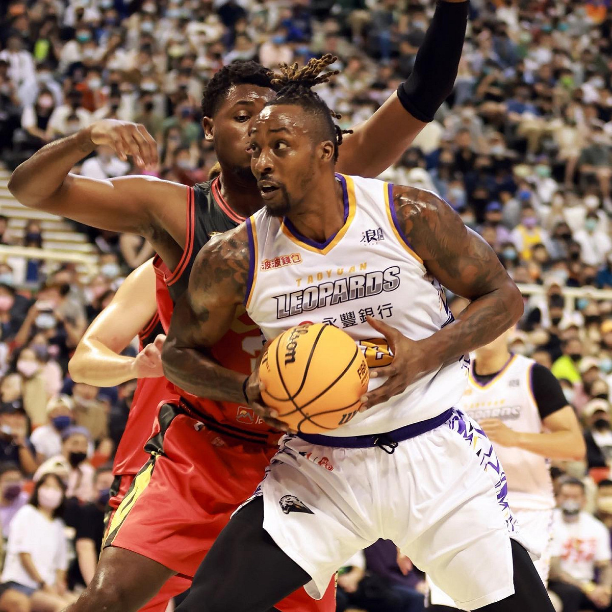 前美國 NBA 球星魔獸霍華德（Dwight Howard）加盟台灣職籃T1聯盟桃園雲豹。 圖：翻攝自桃園雲豹臉書（資料照）