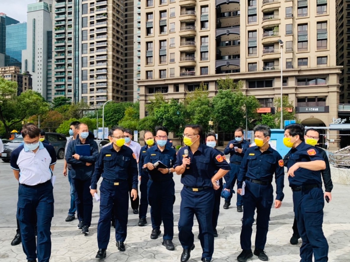 新北市警局長黃宗仁親自督軍，以最高維安規格規劃選前之夜勤務。 圖：新北市警局／提供