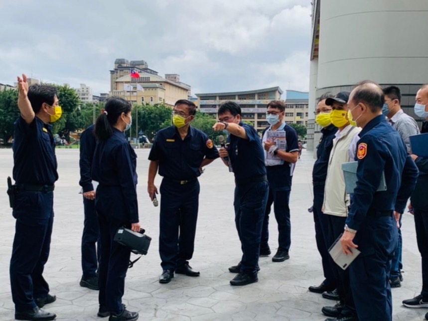 新北市警局長黃宗仁親自督軍，以最高維安規格規劃選前之夜勤務。 圖：新北市警局／提供
