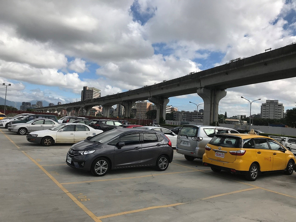 文小一停車場二區停車空間自今(23)日中午12時起維持開放。 圖：新北市交通局提供