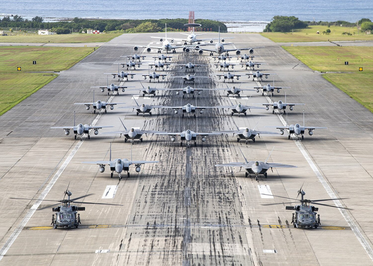 駐日美國空軍11月下旬在嘉手納基地進行「大象漫步」即時反應訓練。 圖:翻攝@space_osint推特