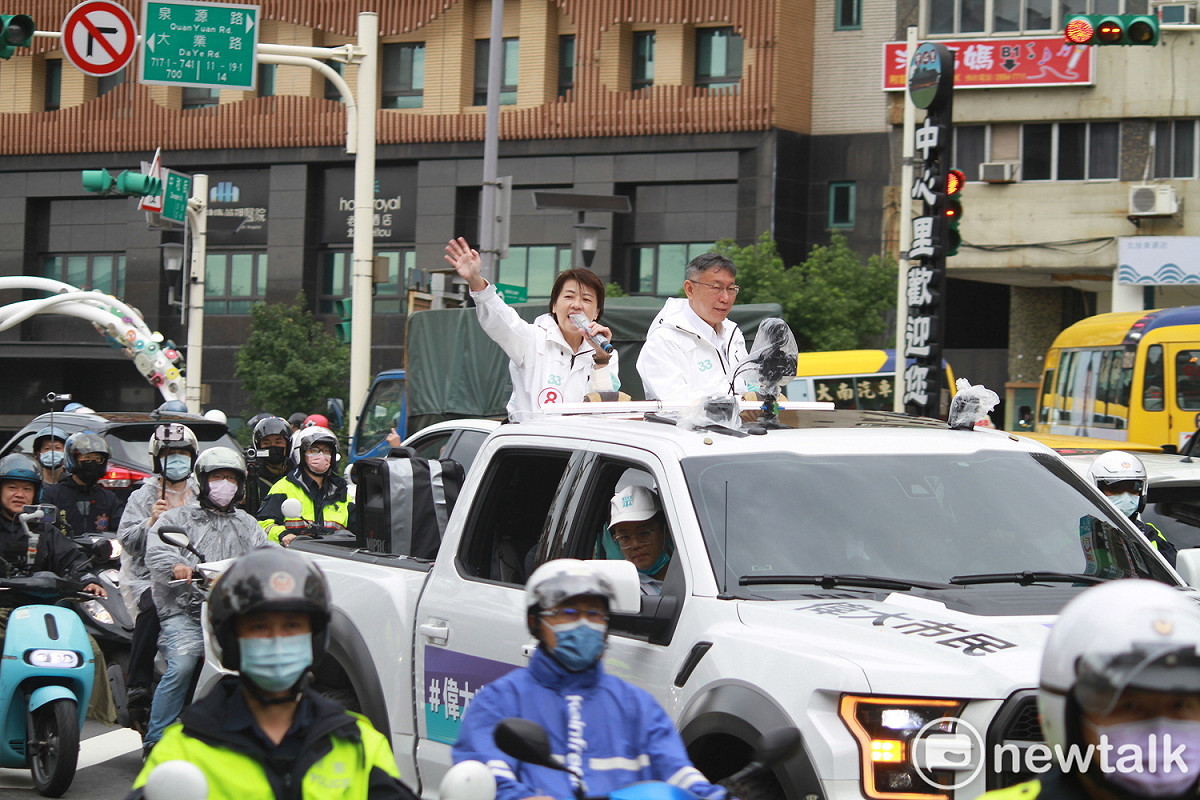 民眾黨主席柯文哲、無黨籍台北市長候選人黃珊珊。 圖：周煊惠 / 攝