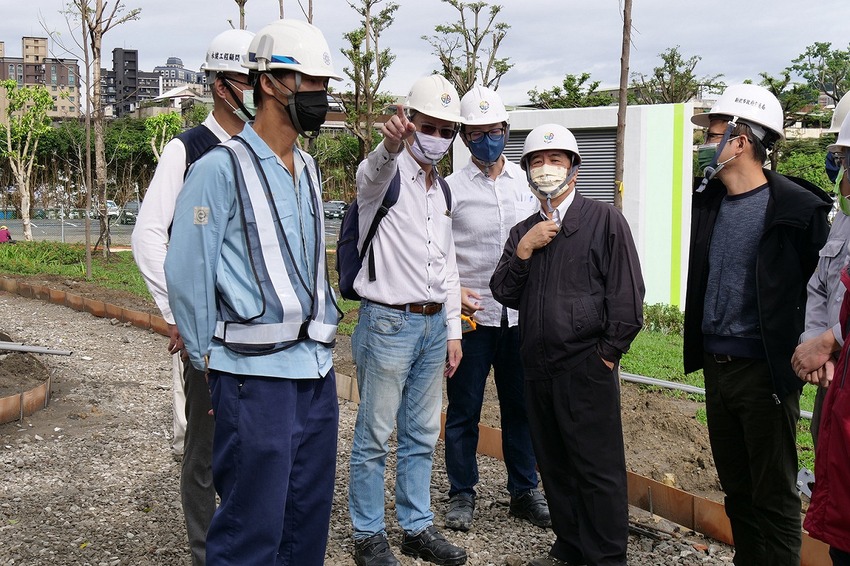 鍾鳴時今(25)日視察新店區綠湖公園地下停車場工程。 圖：新北市交通局提供