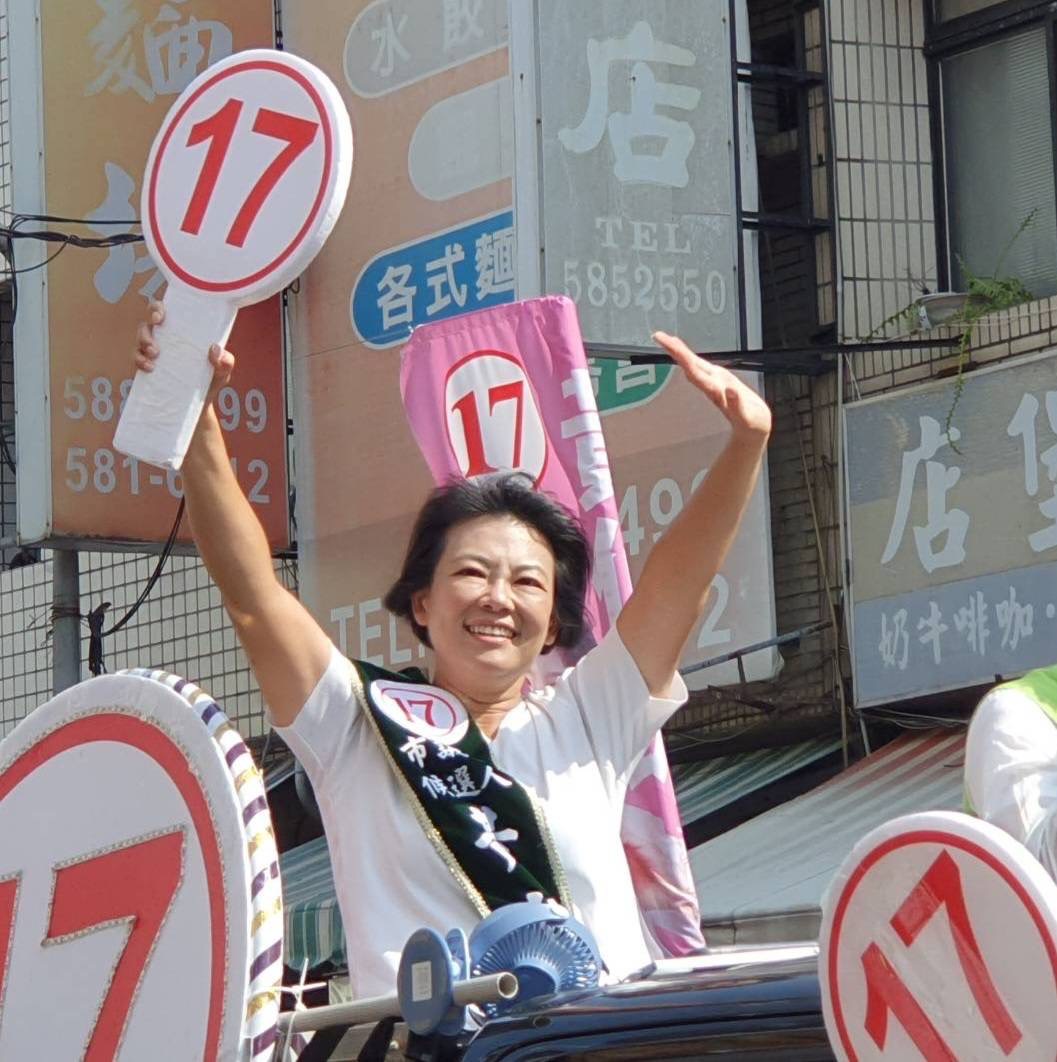 黃偵琳選前最後一天趕場拜票。 圖：黃偵琳競總提供