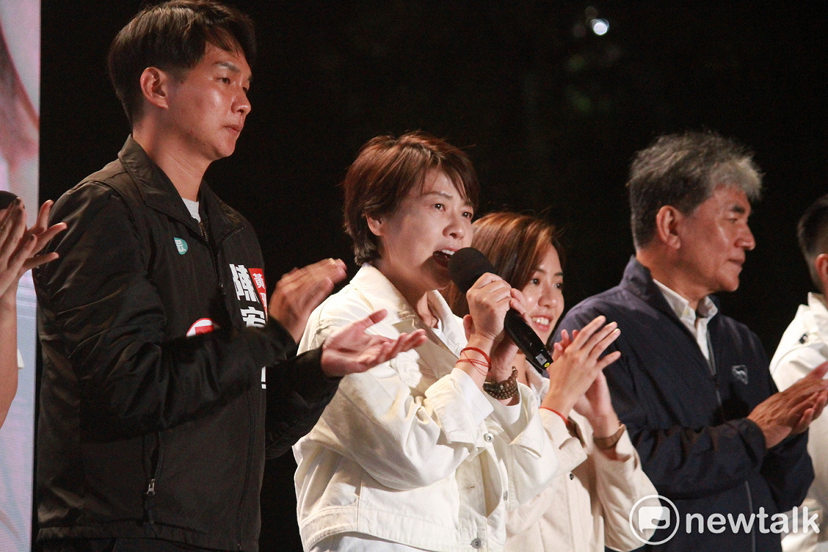 無黨籍台北市長候選人黃珊珊宣布敗選。 圖：周煊惠 / 攝