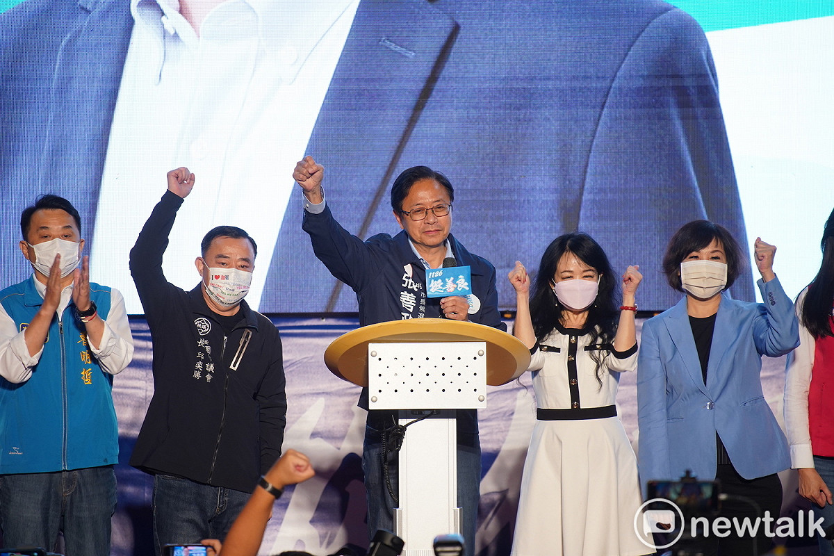 張善政勝選表示「我們光榮的把桃園贏回來了！」 圖：林昀真/攝
