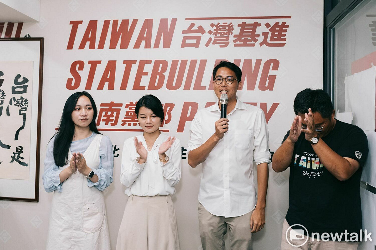 台灣基進台南黨部主委暨東區市議員候選人李宗霖當選議員，他表示，感謝台南市民對於台灣基進的肯定，這對台灣基進意義重大，基進台南黨部將會秉持歷年來堅持的核心價值，繼續在台南擔起本土價值再深化的任務。 圖：台灣基進台南黨部提供