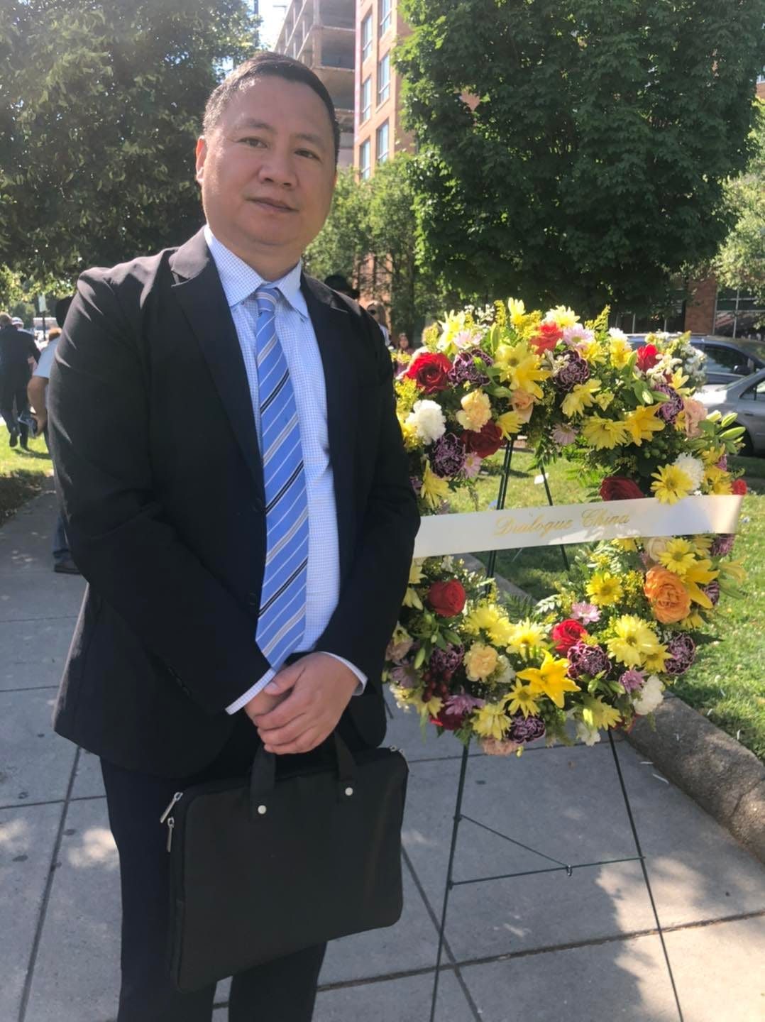 對此，曾任八九民運領袖之一，多次遭中國政府逮捕入獄的社運人士王丹稱「中國人民已然覺醒」，呼籲要在政府斷網前，盡可能將示威資訊大量傳播到國內，並讓全世界關注中國正在發生的事。 圖：擷自王丹臉書