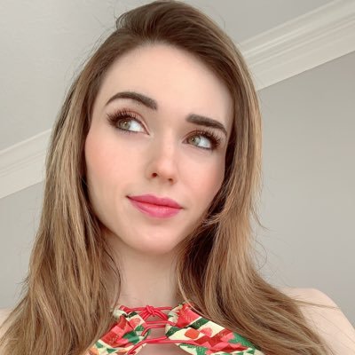 實況主Amouranth。 圖：翻攝自Kaitlyn推特