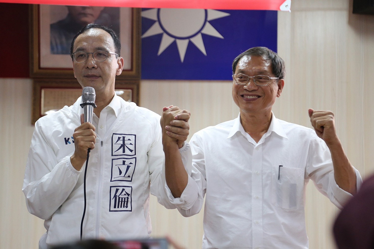 朱立倫(左)在開票爭議上力挺蘇清泉。 圖：蘇清泉團隊提供