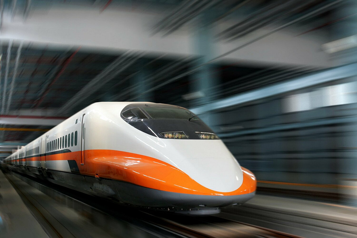 高鐵今年屢次出現列車集電弓自動降弓事件，從1月25日開始至今已經發生了8次，但至仍找不到原因。 圖：取自台灣高鐵臉書（資料照）