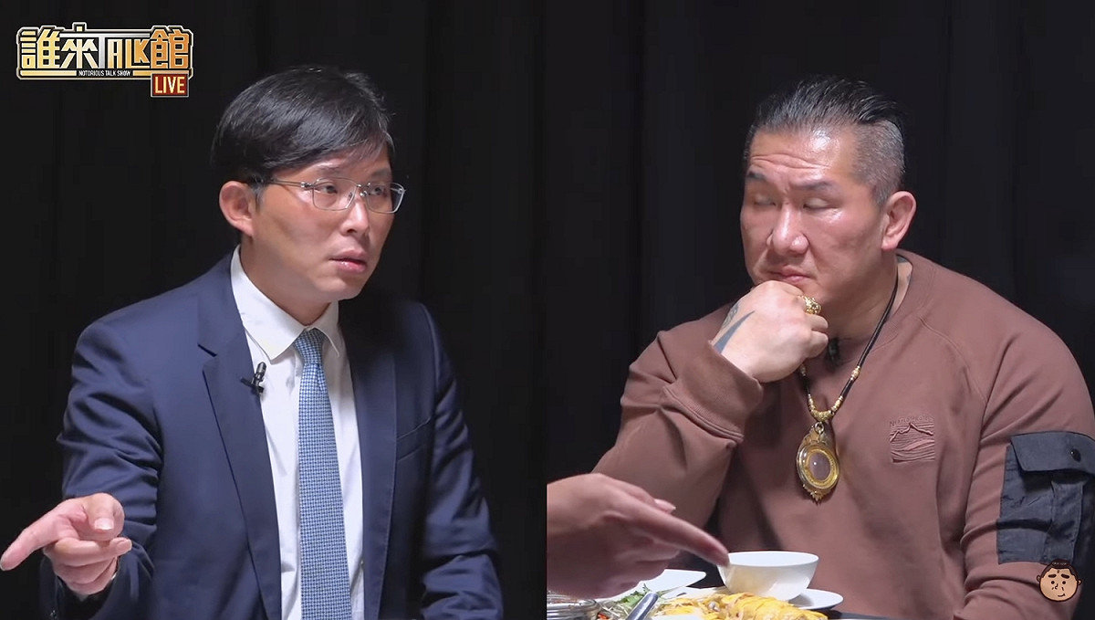 黃國昌1日上館長直播節目大談黑道治國，在線觀看人數一度達近7萬，YouTube累積點閱率更已破76萬，黑金議題重為人民關注。 圖：截自館長YT