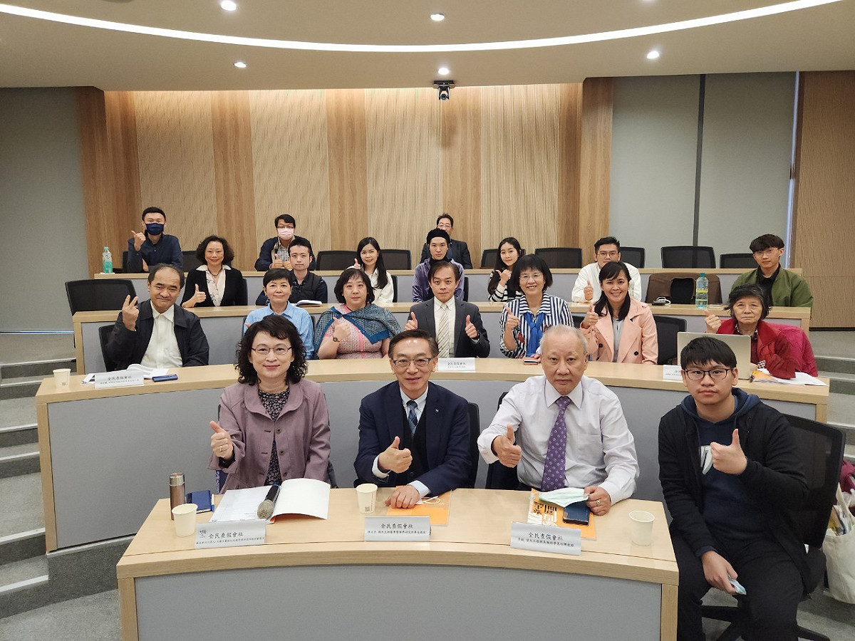 全民查假會社今天(3日)攜手協辦單位台灣匯流研究學會共同舉辦「假新聞麥走」論壇活動。 圖：全民查假會社提供
