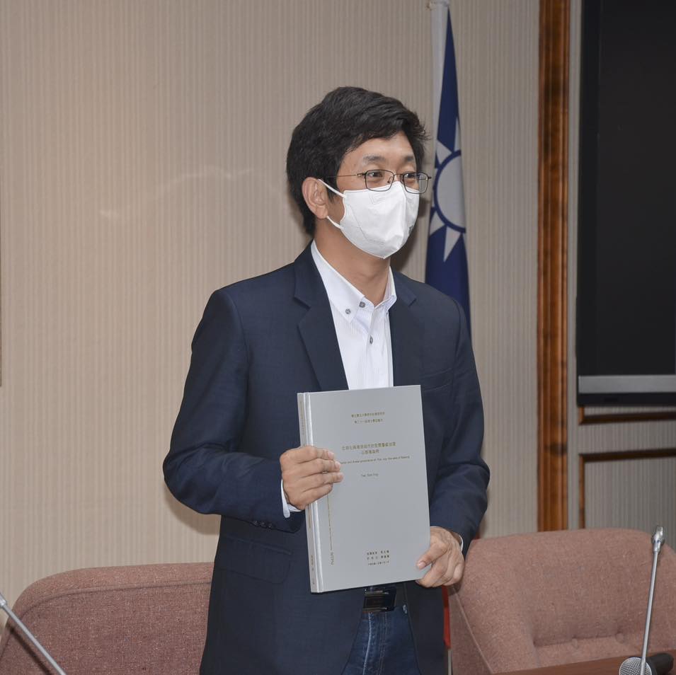 民進黨立委蔡適應尚未出面回應是否要請辭立委，但表示尊重學倫會審議結果。 圖: 翻攝自蔡適應臉書