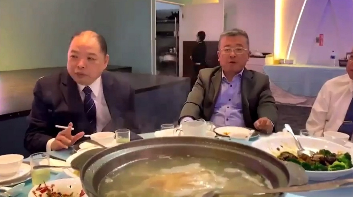 國民黨去年曾拿出黃承國於「新靚點花園飯店」室內抽菸影片，王鴻薇更曾質問衛福部要不要開罰。 圖：國民黨立院黨團臉書