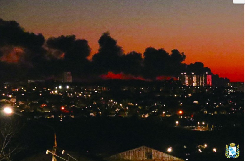俄羅斯兩座核戰略轟炸機機場爆炸(示意圖)圖為庫爾斯克機場油罐爆炸] 圖:翻攝自視覺中國