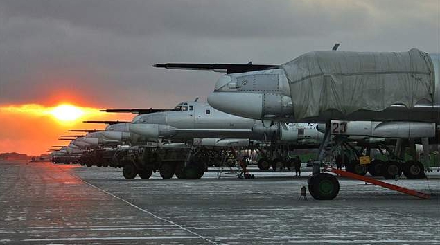 在俄國境內的3座空軍基地，遭到烏軍無人機的偷襲，多架俄軍戰機受損。(示意圖) 圖 : 翻攝自俄國國防部