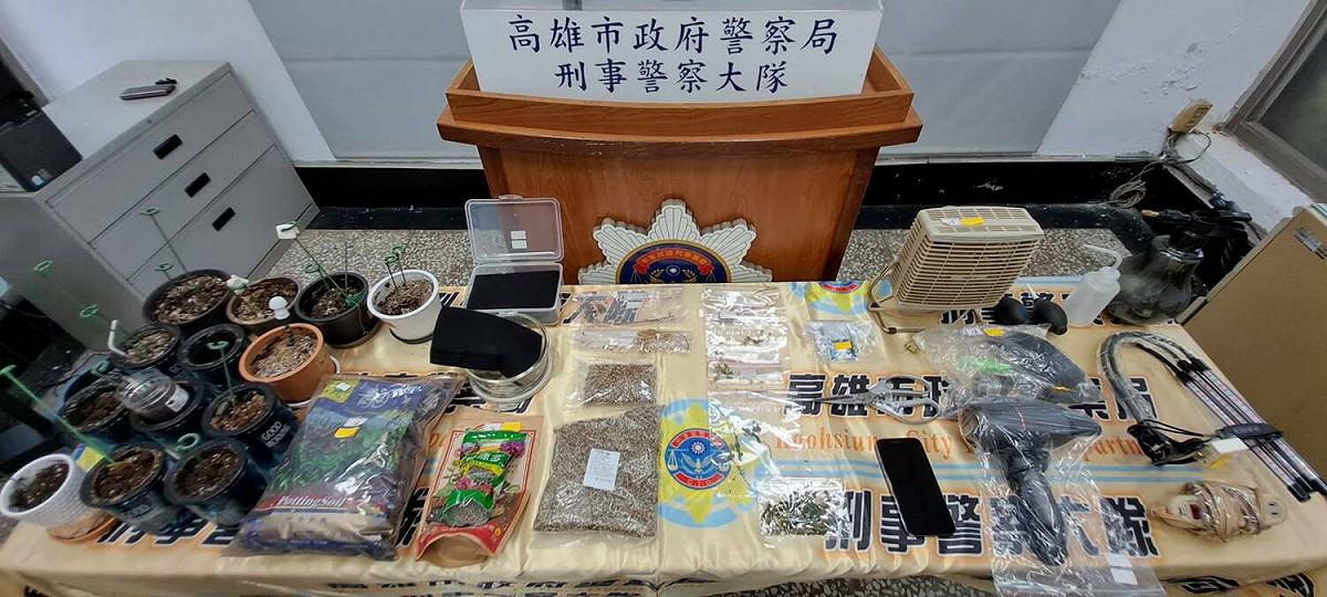 查獲大批相關證物。 圖：高雄市刑大提供