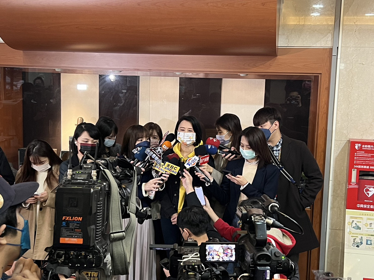 國民黨台北市第三選區立委補選參選人王鴻薇回應松山機場遷建議題。 圖：王鴻薇辦公室/提供