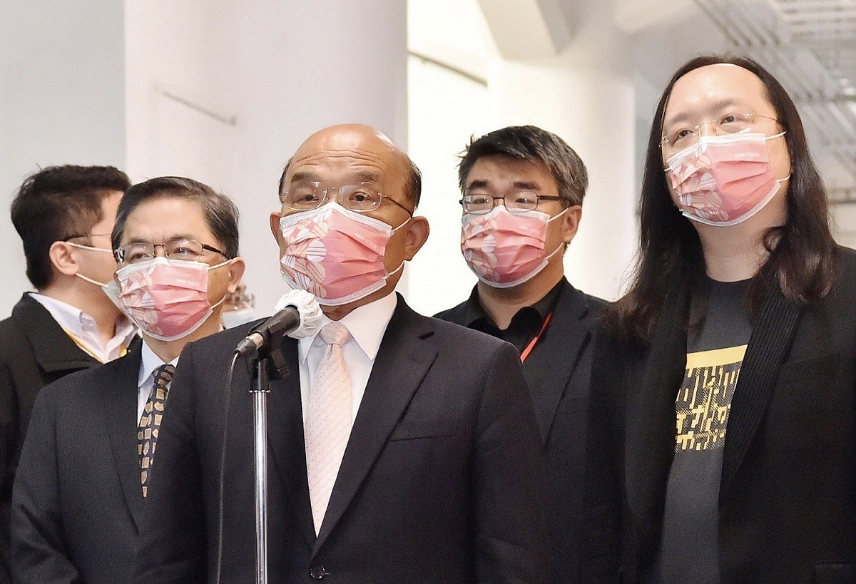 行政院長蘇貞昌今（9）日上午出席「2022年度全國資訊主管聯席會暨政府資料開放頒獎典禮」前受訪。 圖：行政院提供