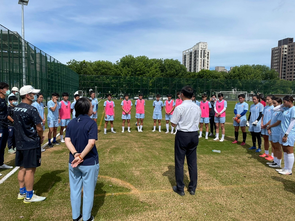 高雄市立楠梓文中足球場目前已啟用，為台灣足球提供比賽、練習用地。 圖：翻攝自高市運發局臉書（資料照）