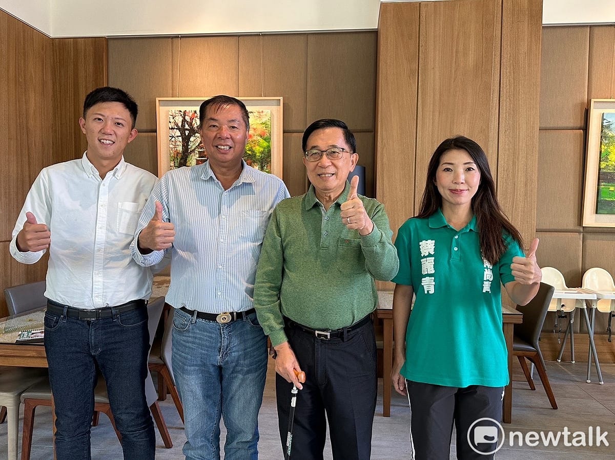 民進黨台南市黨部主委潘新傳、台南市議員當選人蔡麗青、王宣貿今日拜訪前總統陳水扁。 圖：民進黨台南市黨部提供