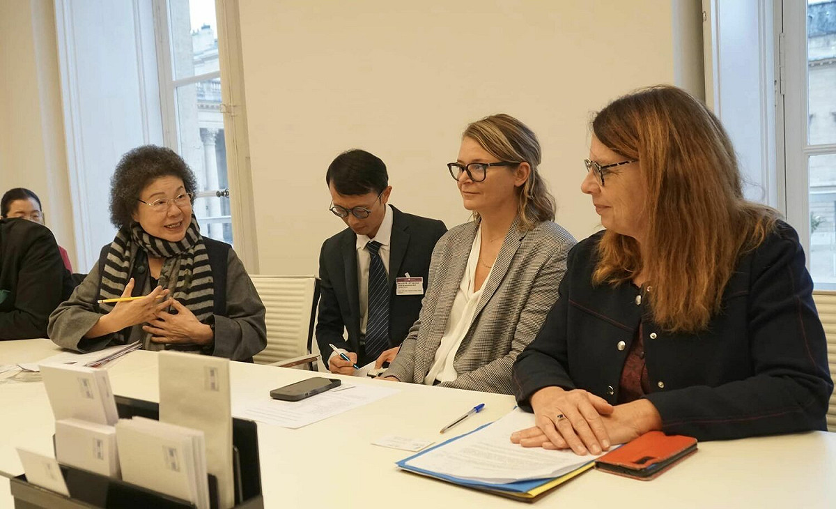 陳菊表示，此行除汲取法國經驗，更盼台灣在民主、自由及人權工作上的努力，讓世界各國看見。 圖：擷自陳菊臉書