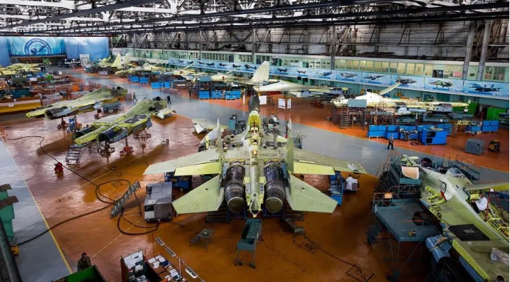 俄烏戰爭使俄國空軍損失慘重，正加緊製造戰機。 圖 : 翻攝自陸媒空天軍