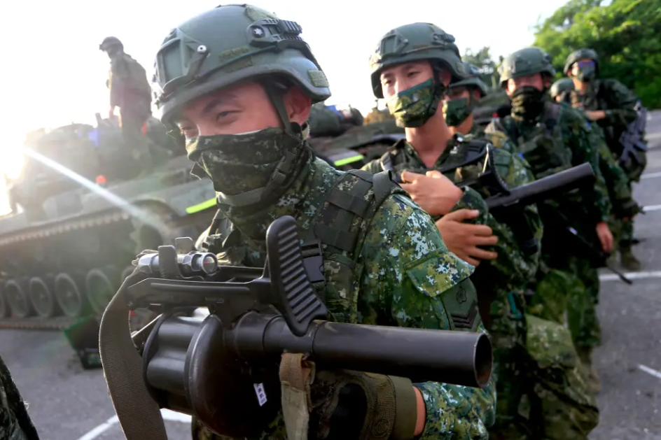 自 1979 年以來，美國雖沒有在台灣正式駐軍，但美國陸軍特種部隊綠色貝雷帽曾訓練過我國軍人，幫助台灣對抗中共。 圖：翻攝自新浪
