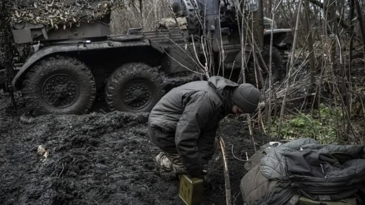 雨季讓烏克蘭土地鬆軟，烏軍男以前進。 圖 : 翻攝自環球網