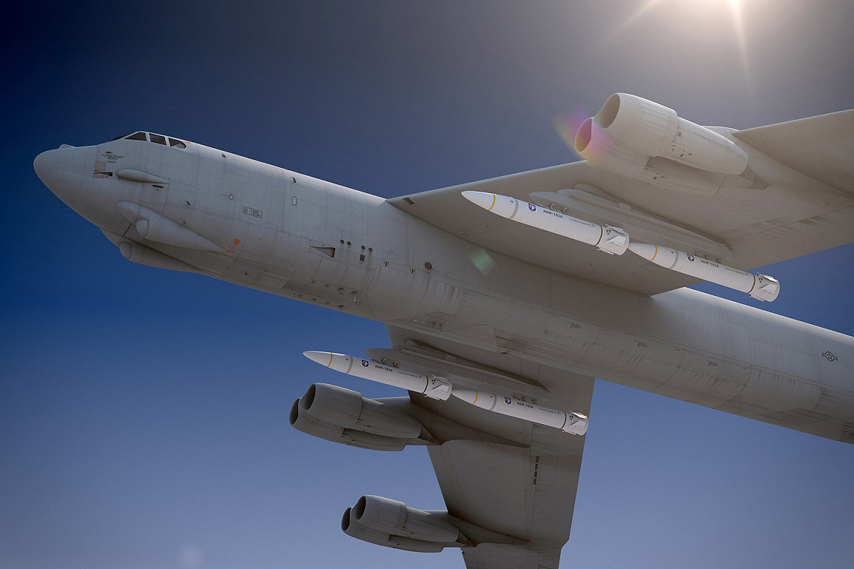 B-52 轟炸機搭載美軍原型高超音速武器模擬圖。 圖：翻攝自洛克希德馬丁網站（資料照）