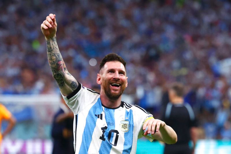梅西(Lionel Messi)帶領阿根廷贏球，進入四強，但之後賽事時間對於台灣觀眾相當不利。 圖／美聯社／達志影像
