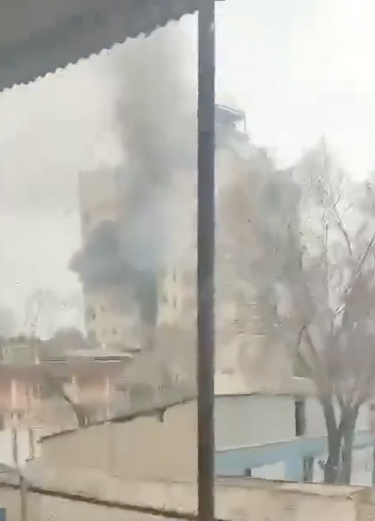 阿富汗首都喀布爾（Kabul）驚傳遭攻擊，有3名槍手死亡。 圖：翻攝推特影片
