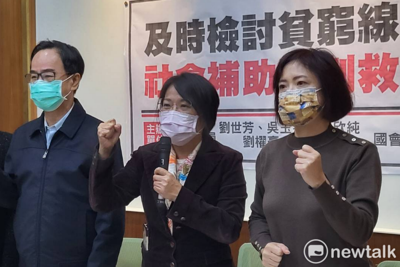 民進黨立委劉世芳(圖中)日前表示，檢討沒看到重點。 圖：陳佩君／攝