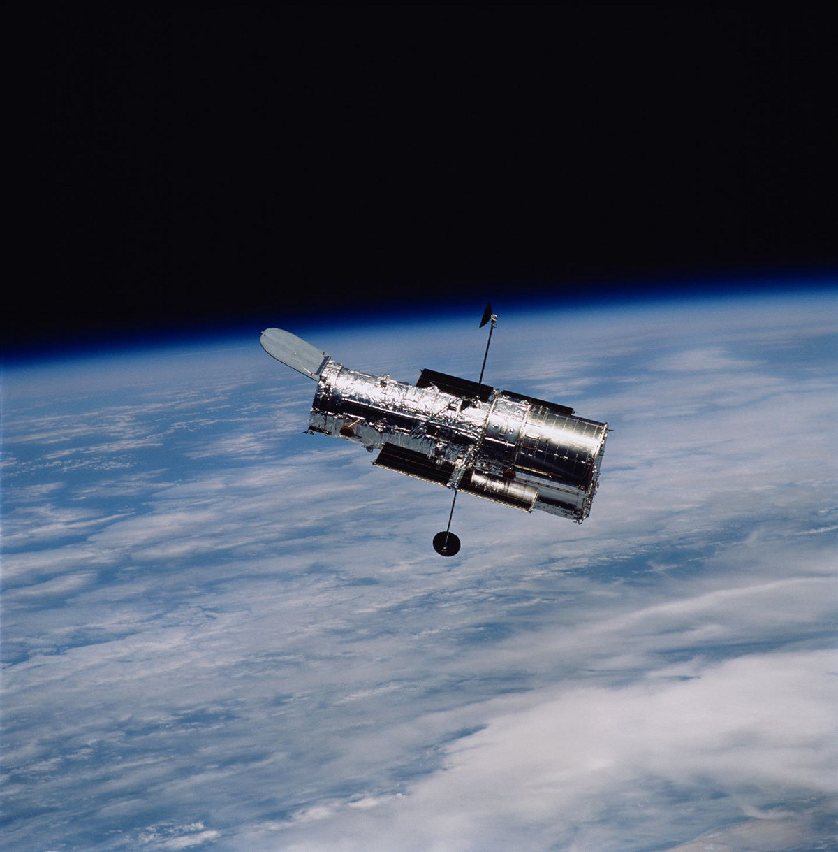 這張照片由 NASA/ESA 哈伯太空望遠鏡目前已退役的的第二代廣域和行星照相機（Wide Field and Planetary Camera 2，WFPC2）拍攝。 圖：翻攝自 NASA