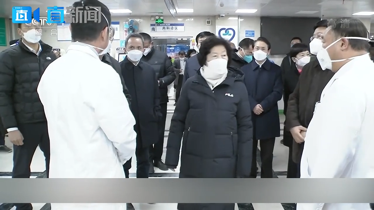 中共副總理孫春蘭13日前往北京考察醫院、藥局等醫療照顧單位。 圖：翻攝自直新聞