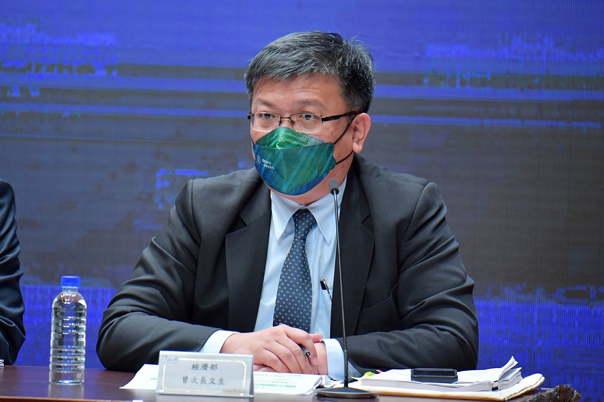 經濟部次長曾文生今（15）天列席行政院會後記者會。 圖：行政院提供