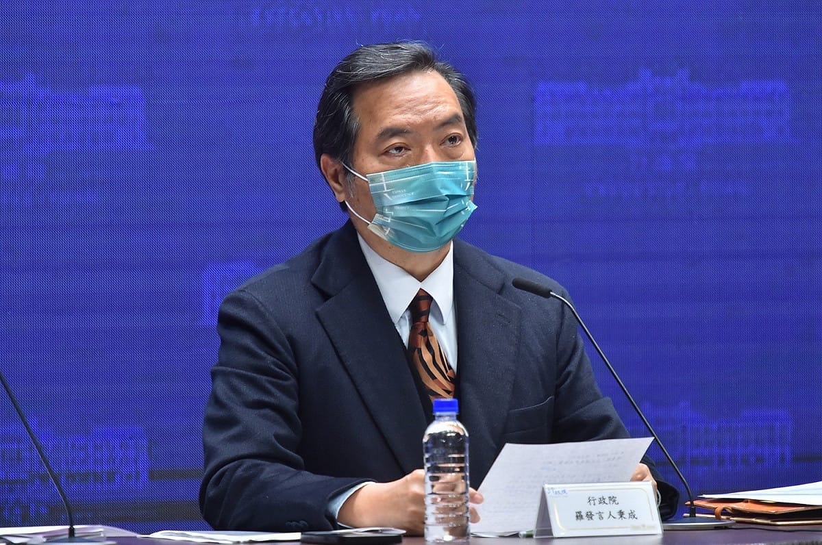 行政院發言人羅秉成今（15）日在行政院會後記者會中表示，民間是否禁用TikTok（抖音），需要比較多的討論，並參考國際做法。 圖：行政院提供