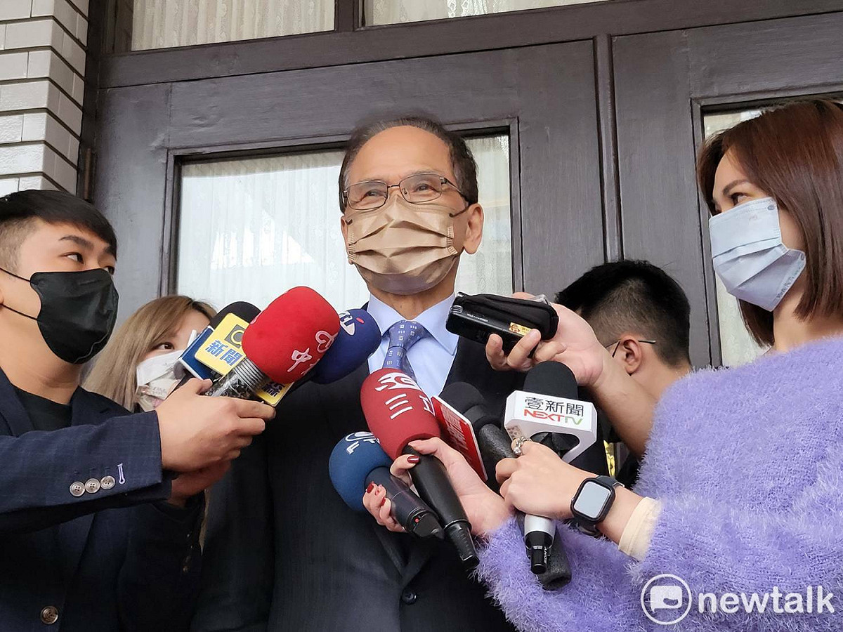 游錫堃下午主持朝野協商，會前被媒體追問高虹安辦公室被搜索一事。 圖：陳佩君／攝